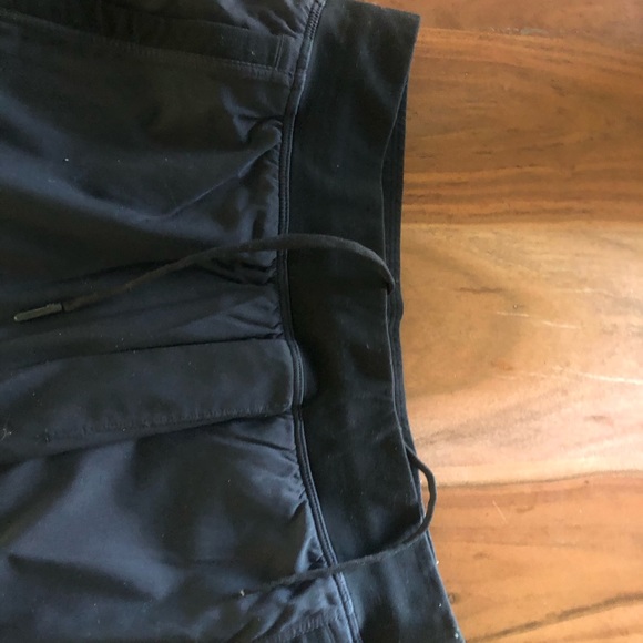 Lululemon - Picture 3 of 6